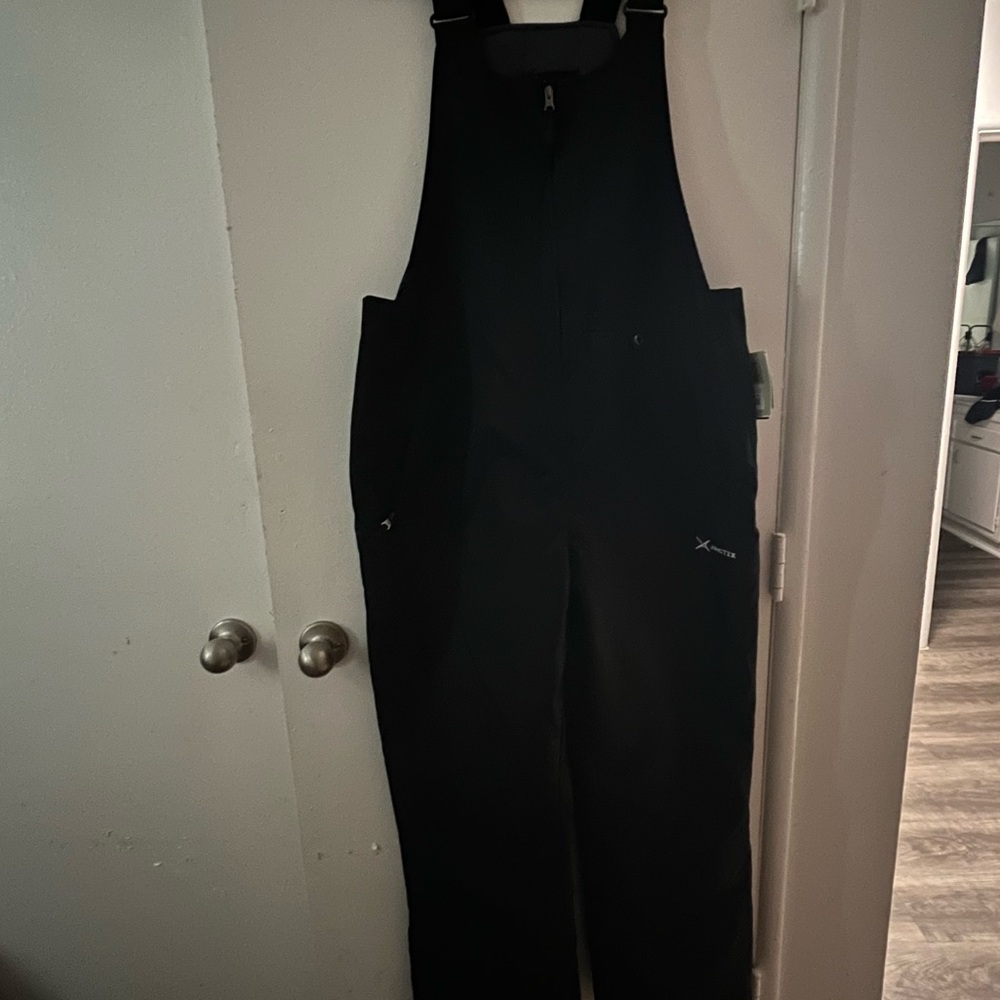 Brand new snow suit